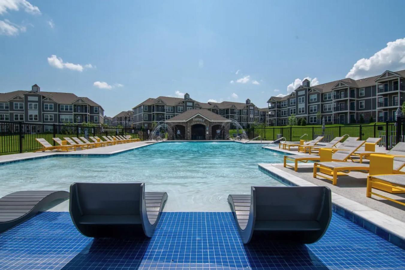 Landing At Center 301 - 2 Bedrooms In เบลตัน ภายนอก รูปภาพ